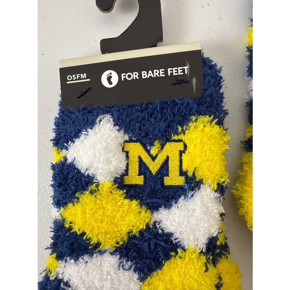 Michigan Wolverines Fuzzy Socks NCAA One Size Fits‎ Most Men 5-12 Women 6-11 - Picture 4 of 4